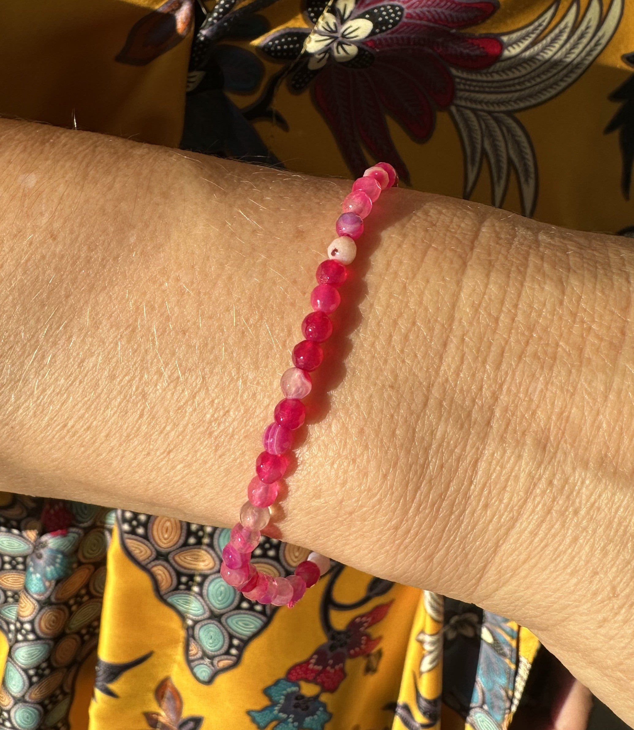 Agat pink stribet facetslebet armbånd 4 mm 1