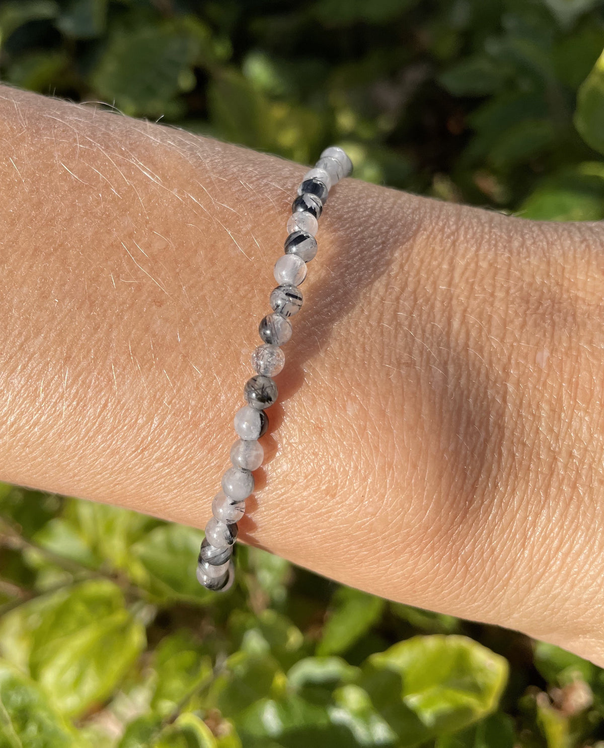 Bjergkrystal/turmalin armbånd 4 mm 2