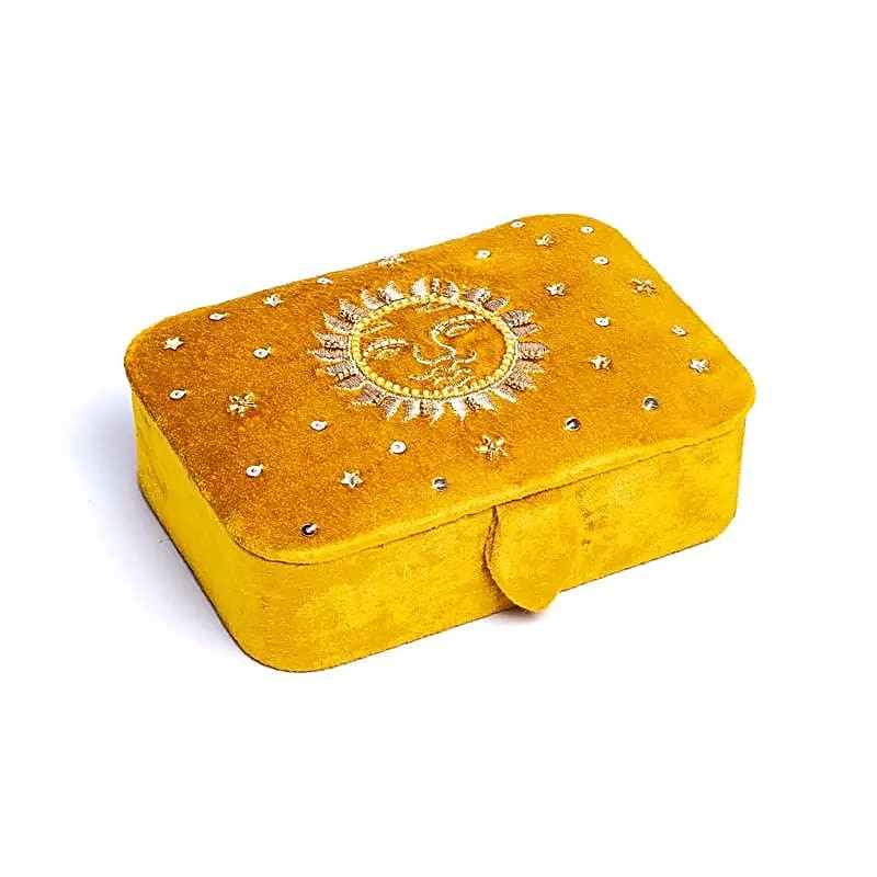 Box gul velour m sol af perler 2