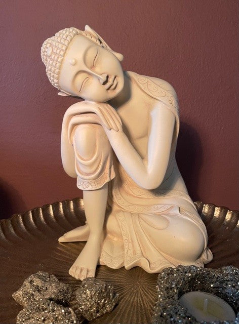 Buddha hvilende i patina-hvid - 26 cm 1