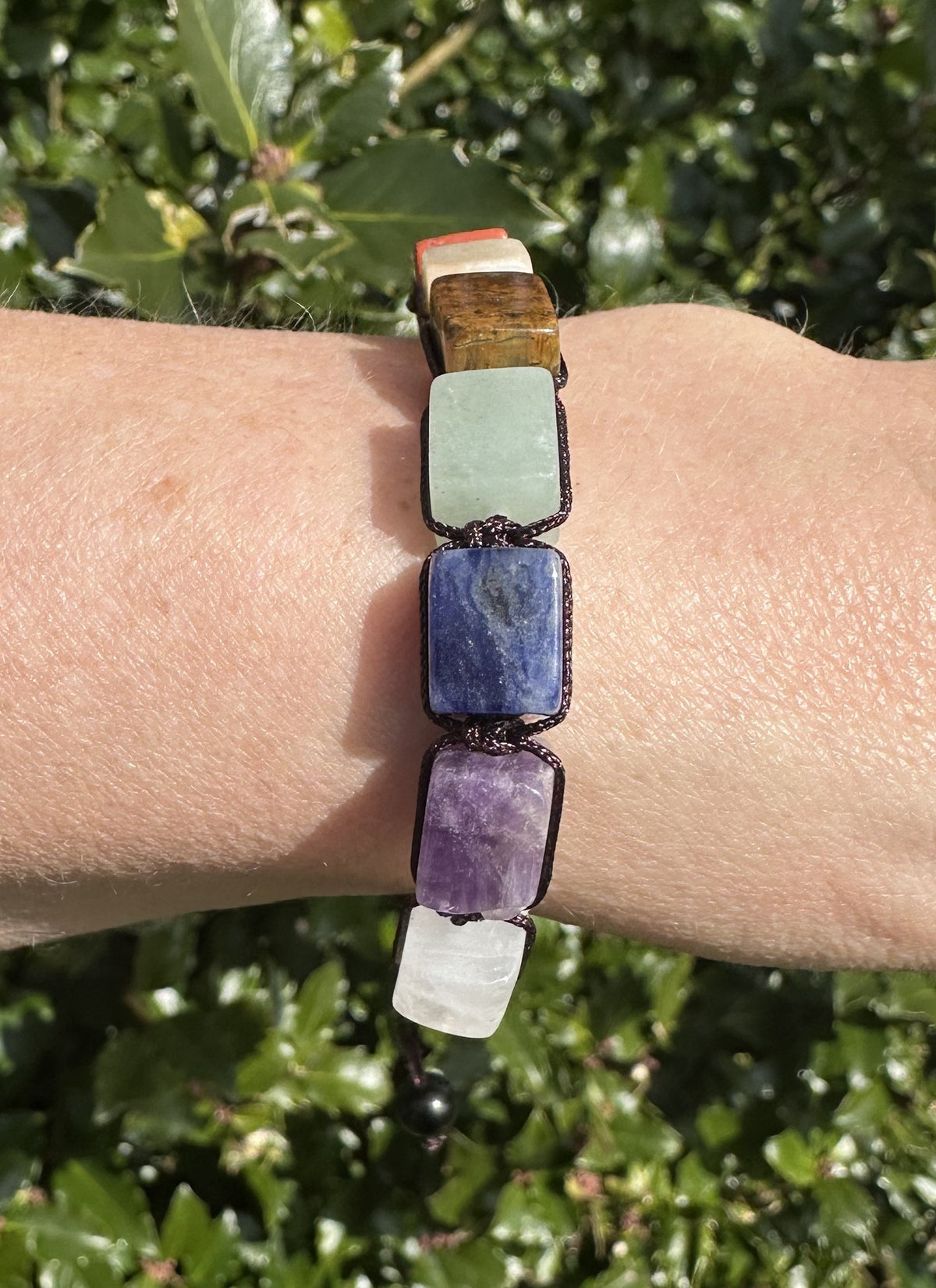 Chakra armbånd m. brun snor 3