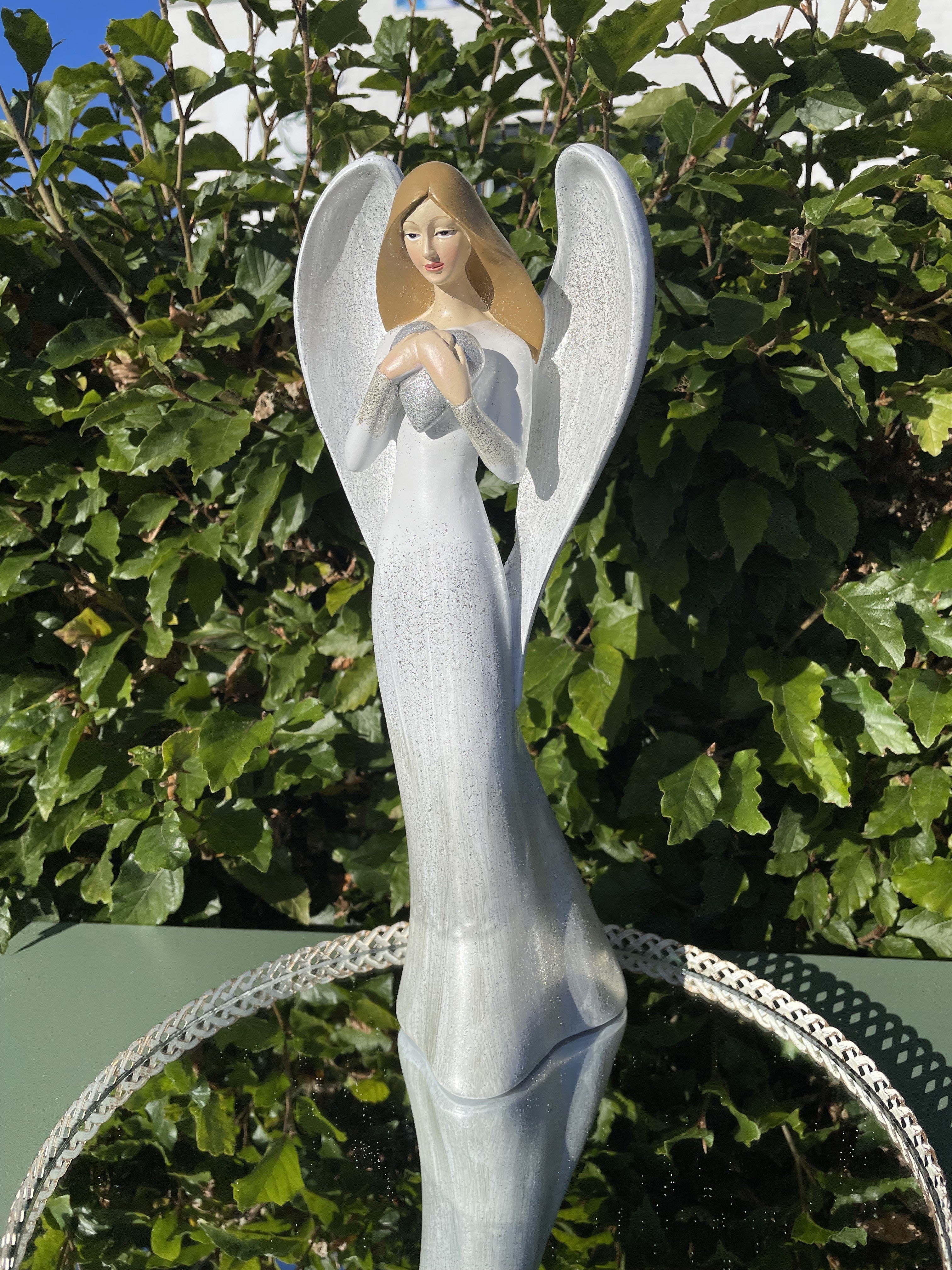 Engel med hjerte 32 cm 2