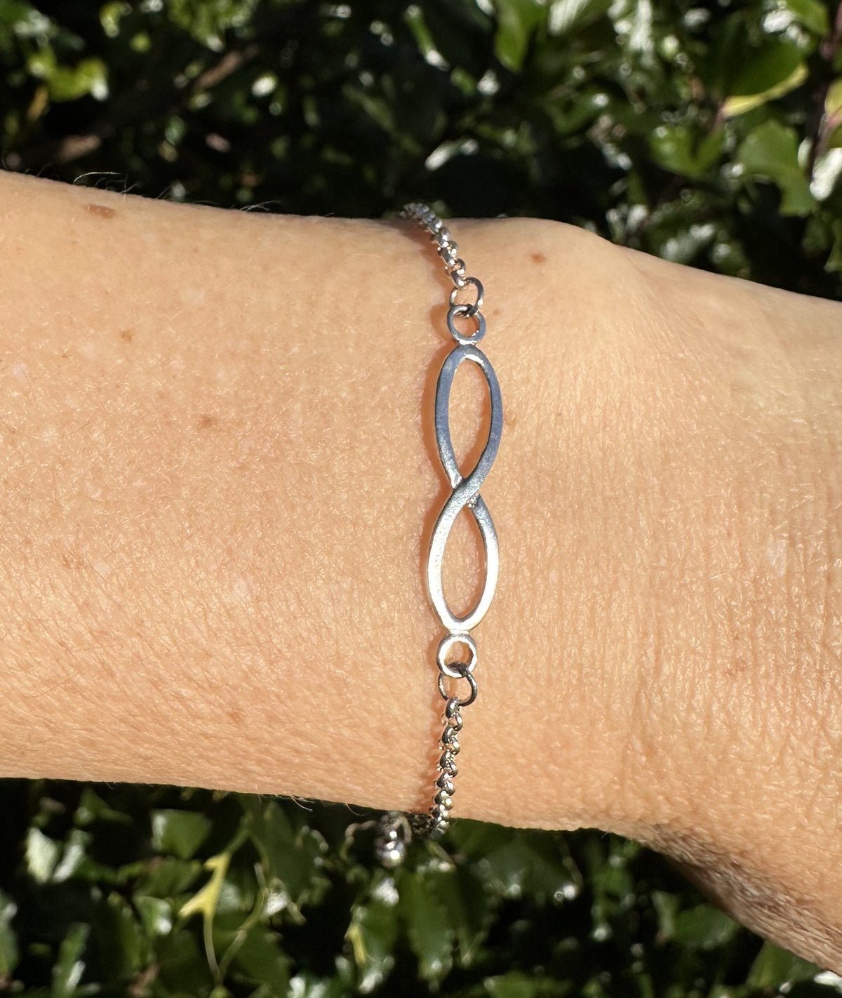 Armbånd med uendelighedstegn i sølv. 3