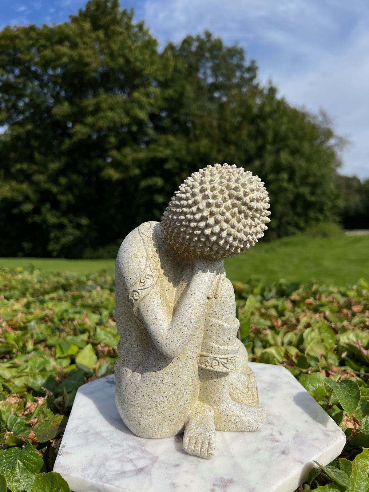 Fredfyldt buddha statue 2