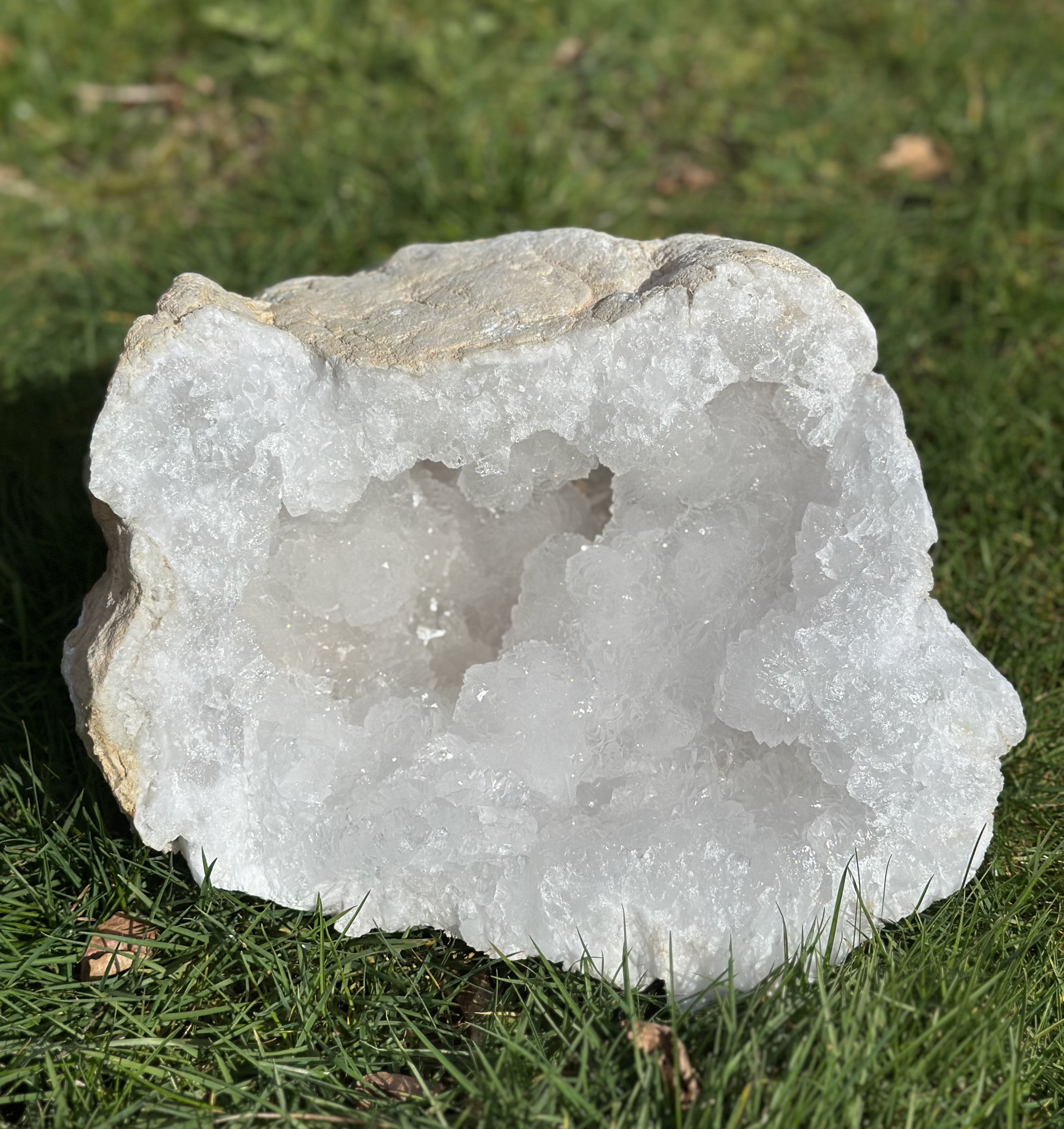 Gigantisk bjergkrystal geode 4