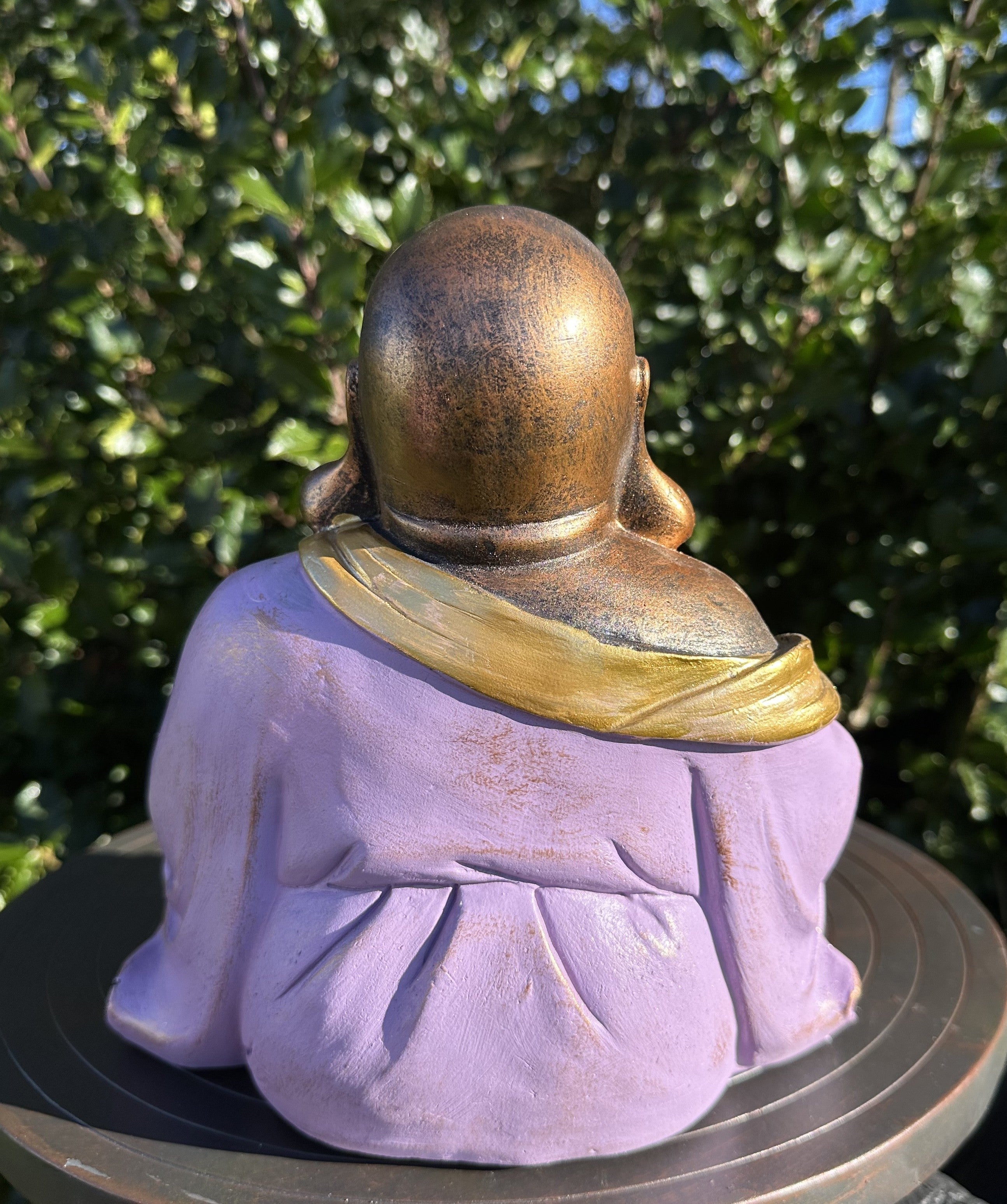Happy buddha - lilla og guld 2