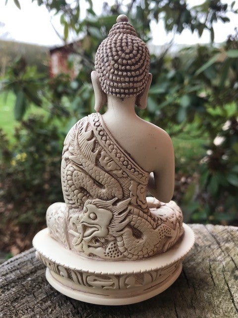 Hvid Buddha No fear Mudra 2