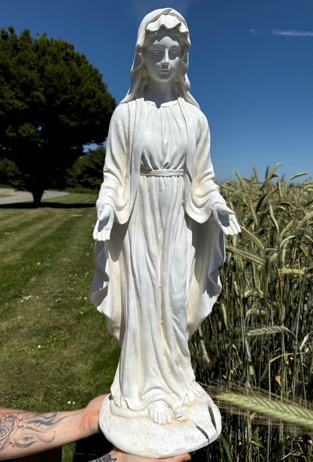 Jomfru Maria figur m. slange 3