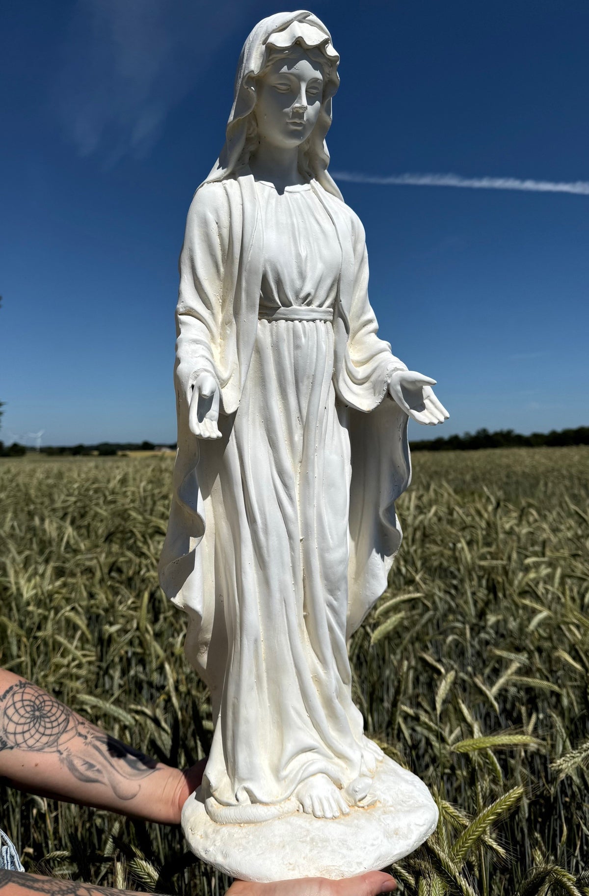 Jomfru Maria figur m. slange 4