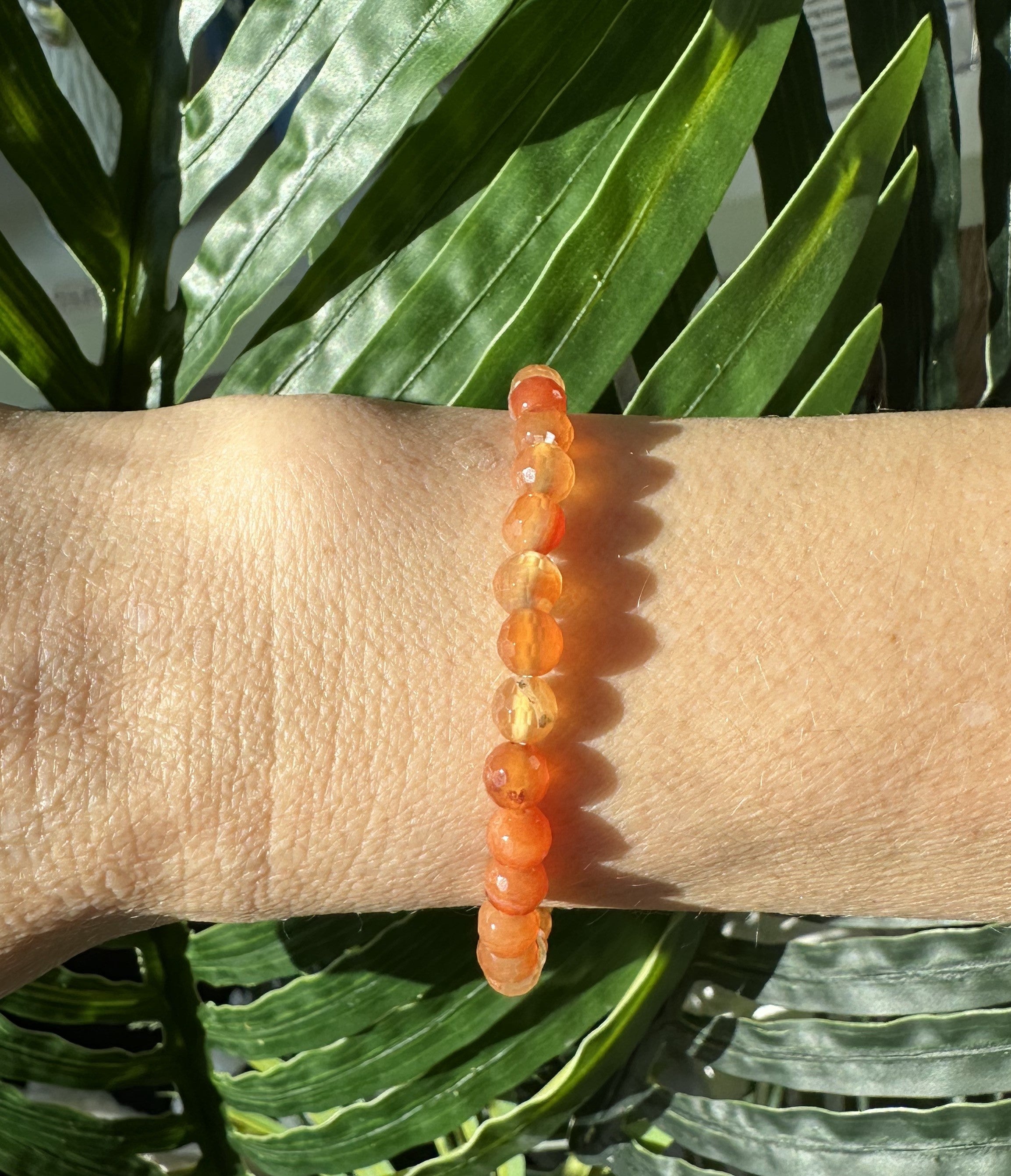 Karneol armbånd facetslebet 6 mm 2