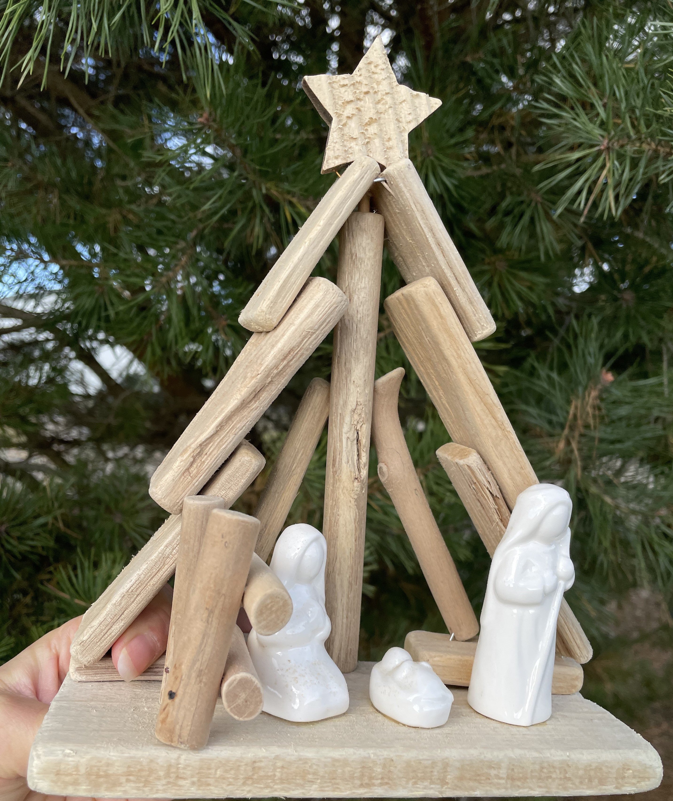 Krybbespil med Joseph, Maria og Jesusbarnet 2
