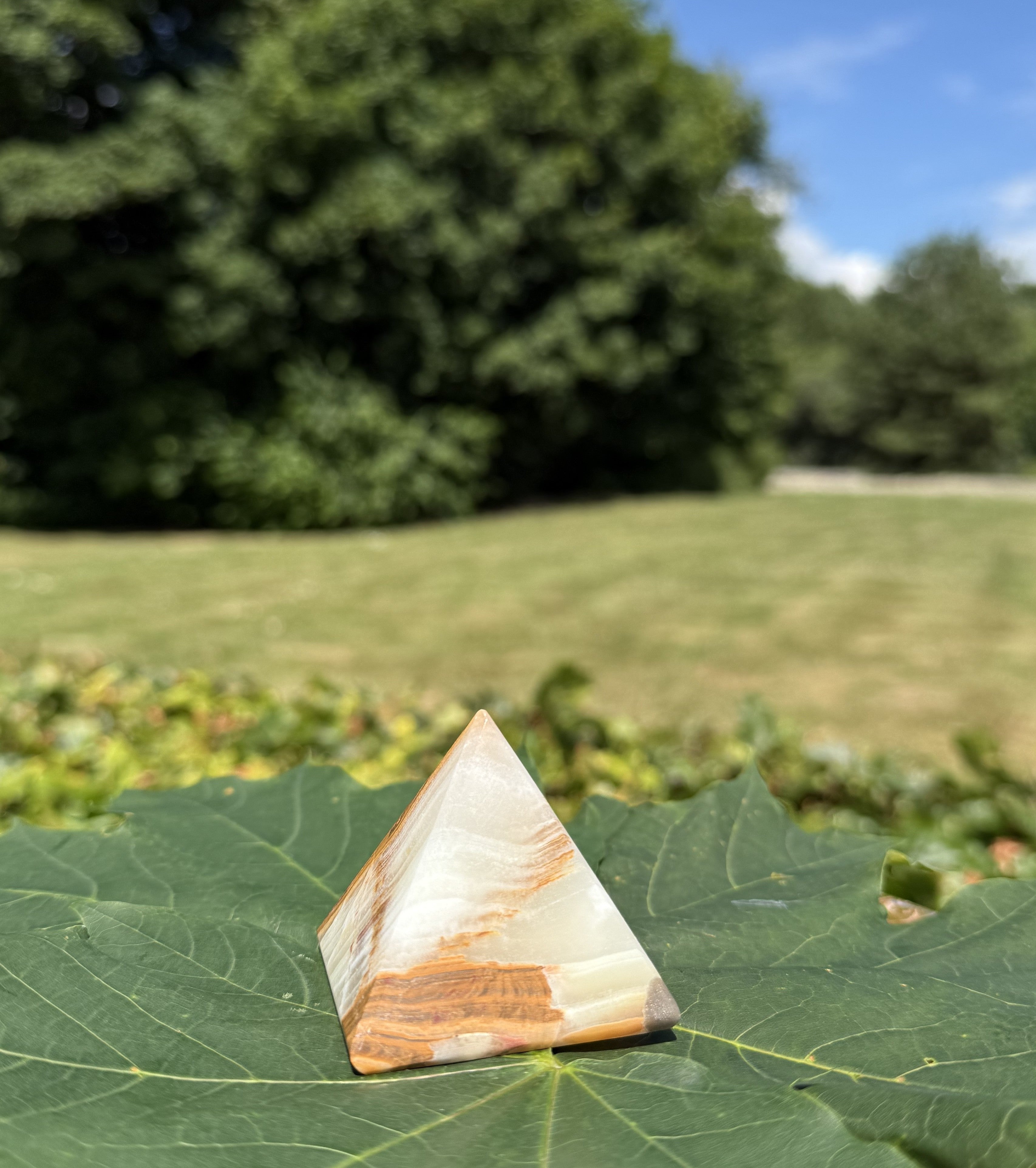 Onyx pyramide 1