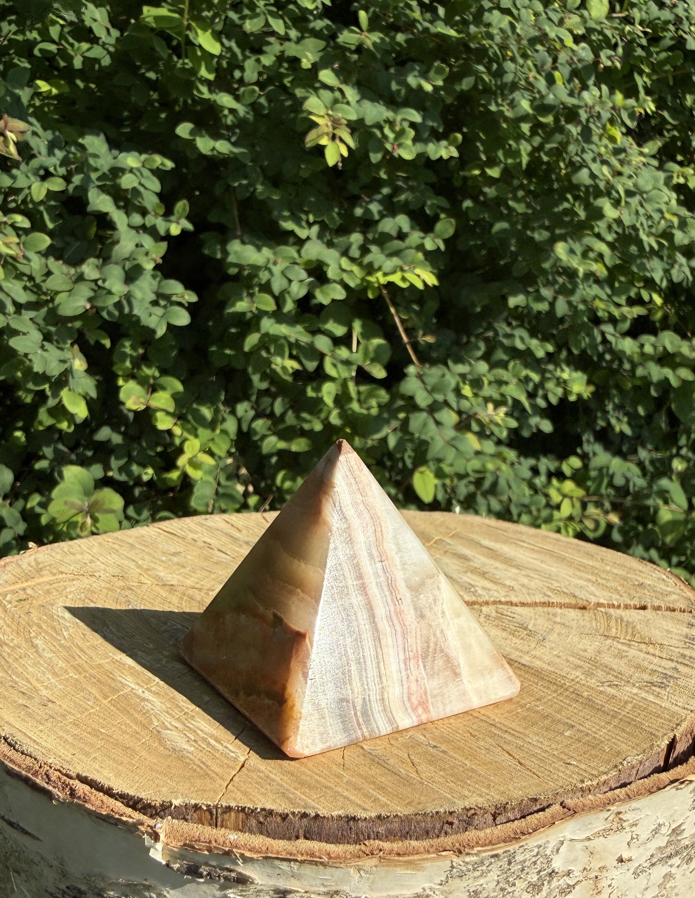 Onyx pyramide 5