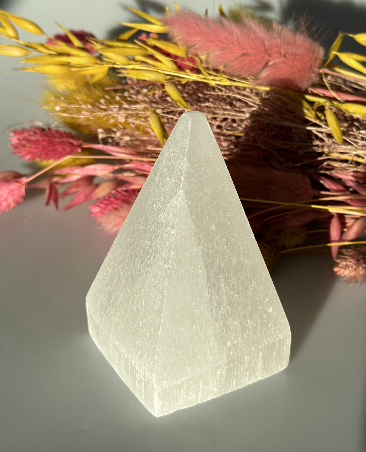 Selenit pyramide
