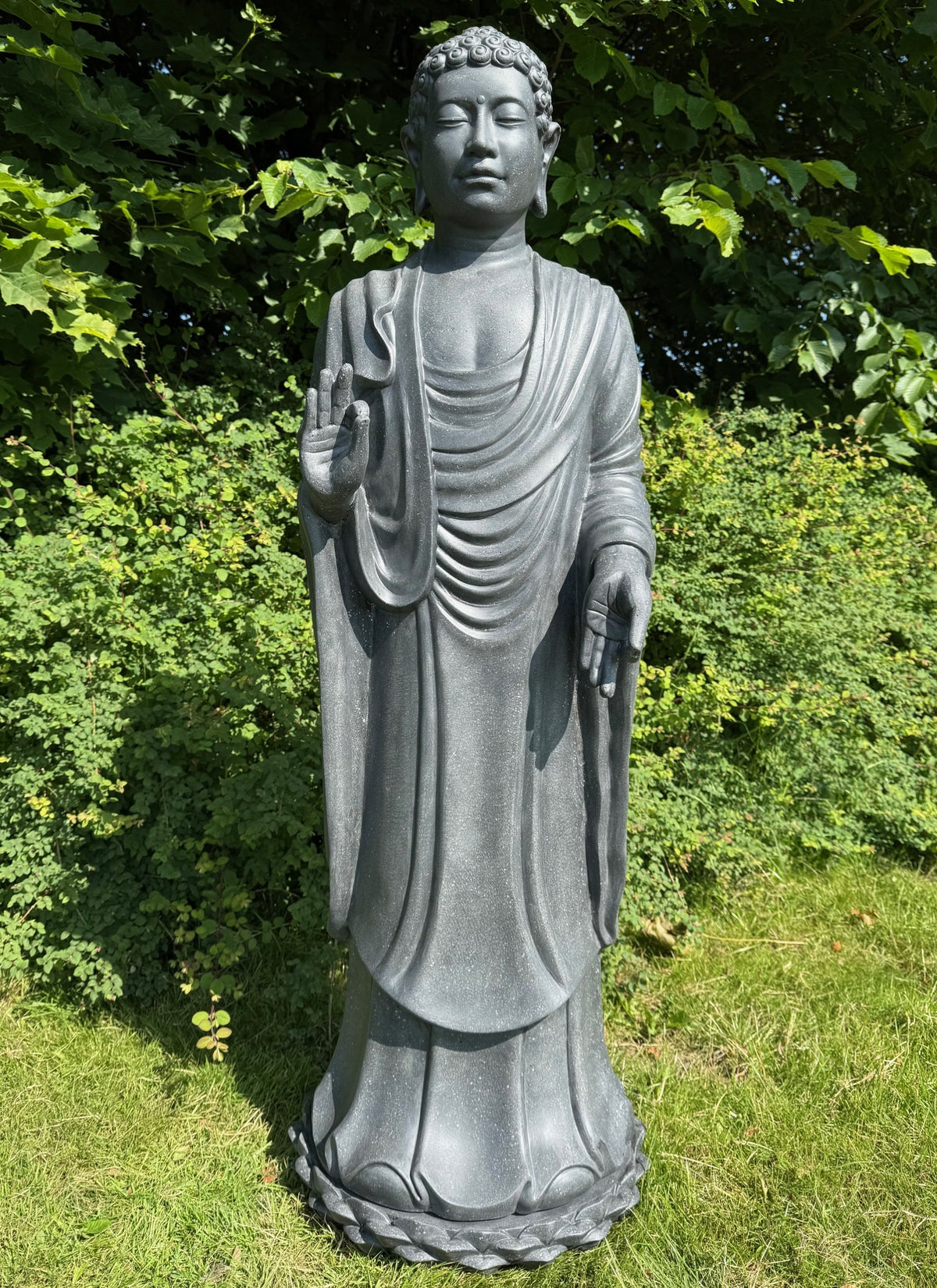 Stående stor Buddha 1
