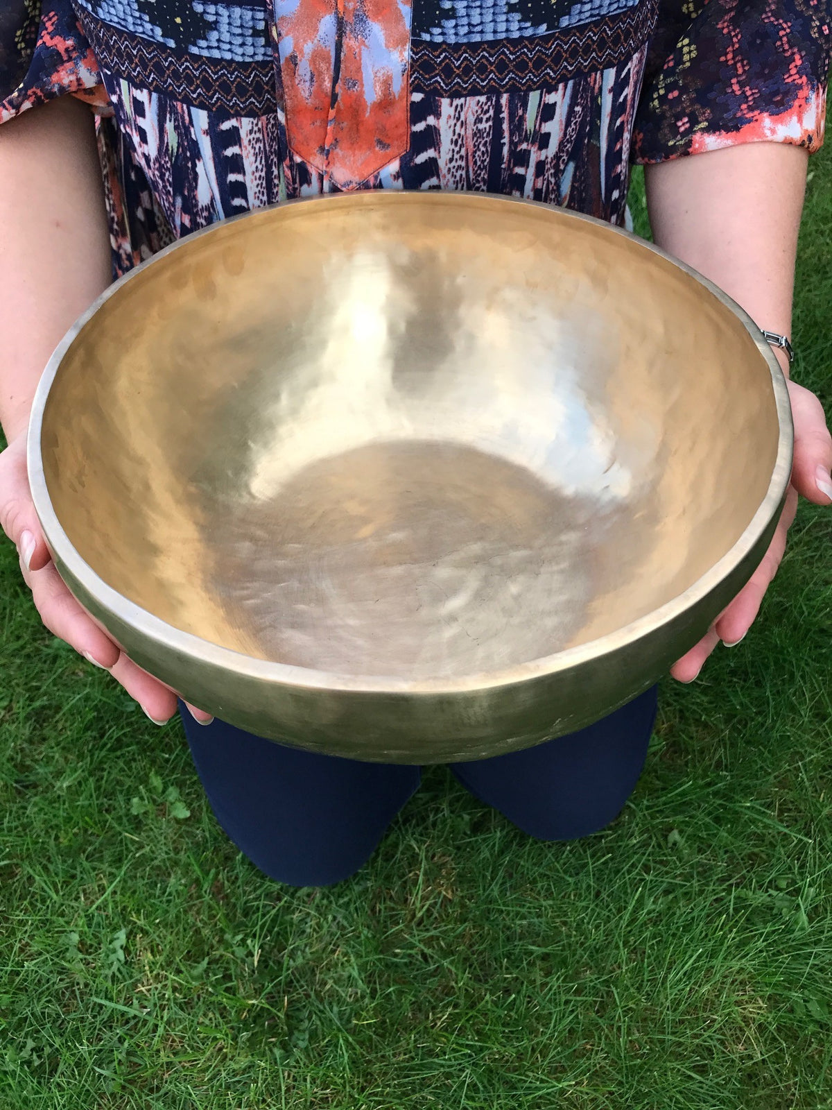Stor Tibetansk syngeskål 2600-2850 gram Chö-pa. 1