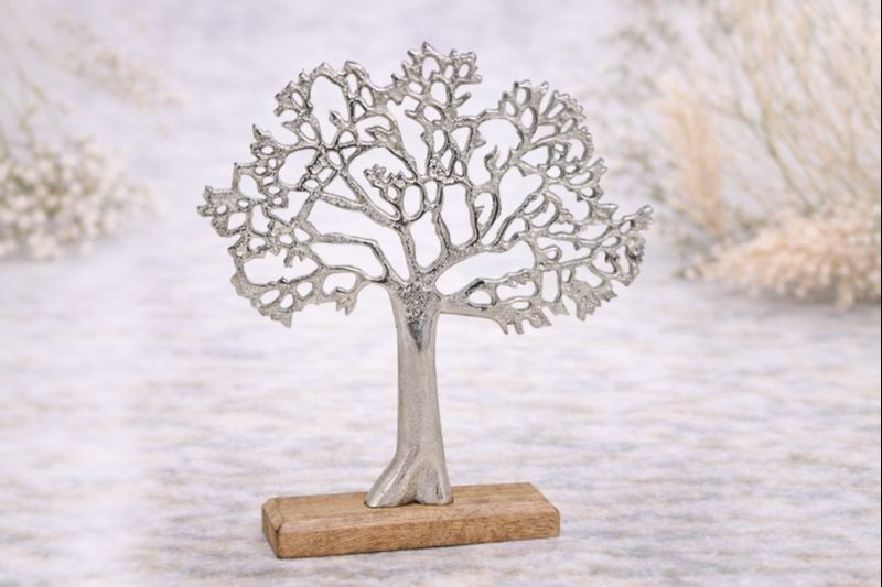 Træ skulptur i sølvmetal på fod - Stor 1