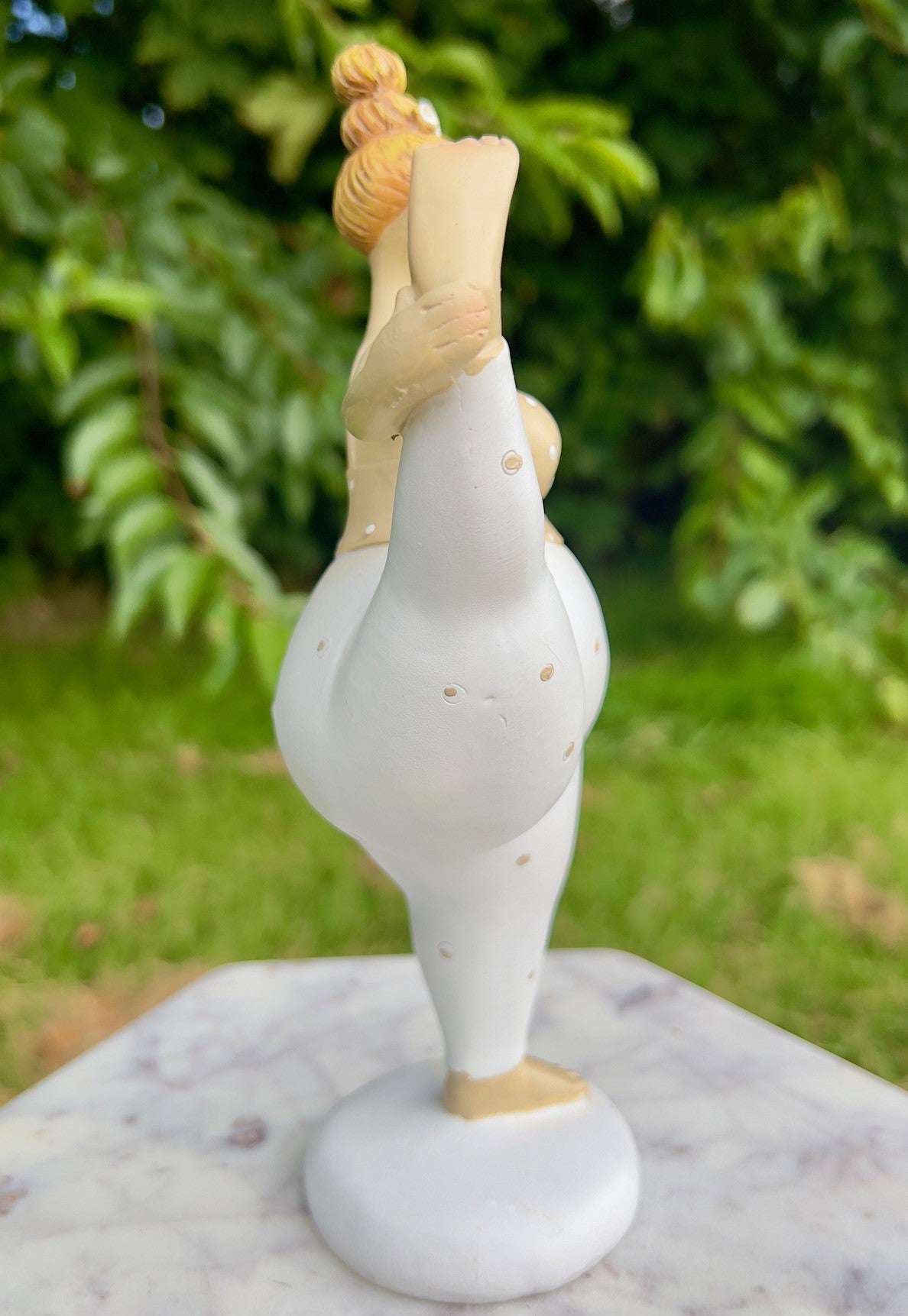 Yoga dame m. former i yogastilling 2
