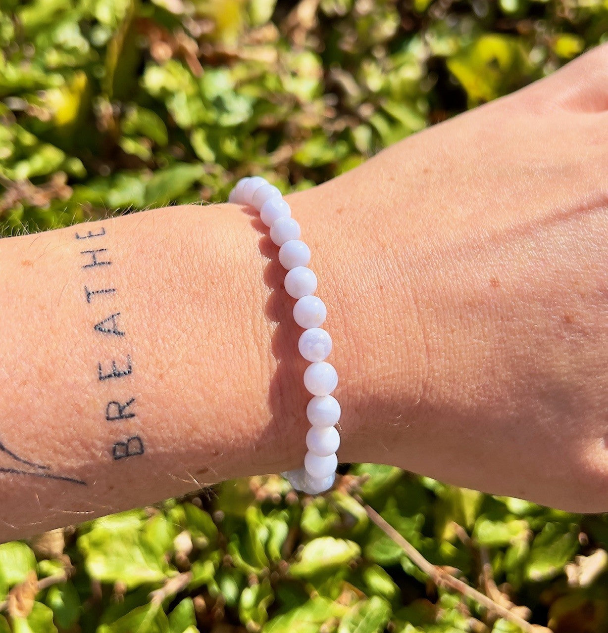 Armbånd med blå calcedon - 6 mm 4