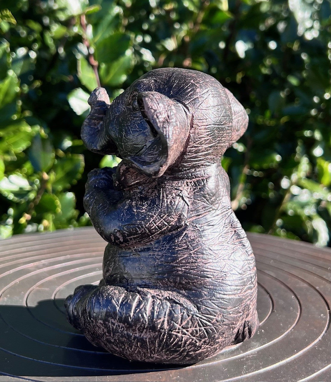 Bedende Elefant 4