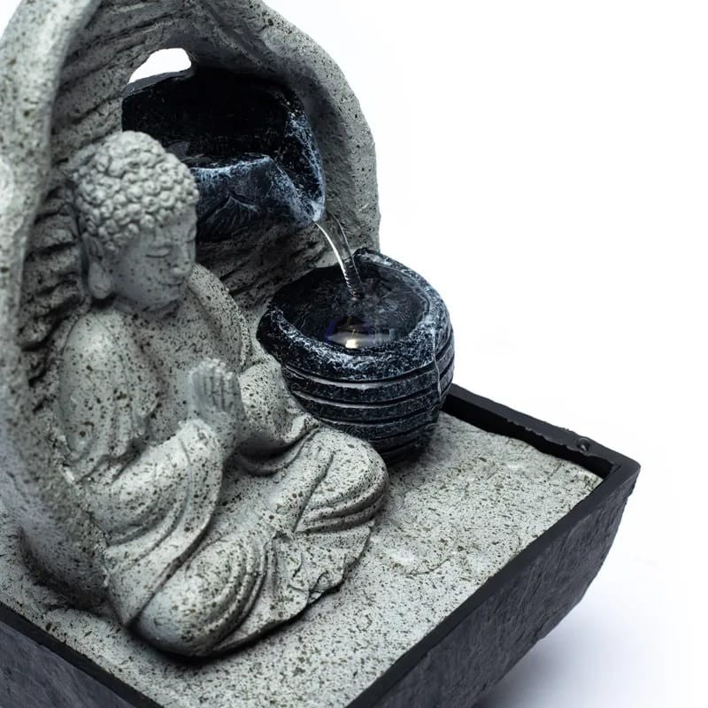 Bedende Buddha fontæne grå 4