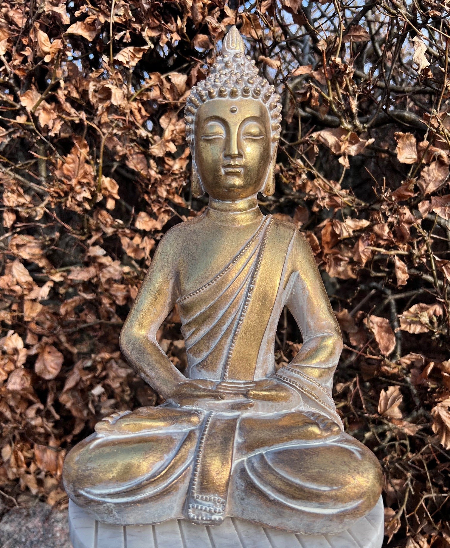 Buddha mediterende Guld 1