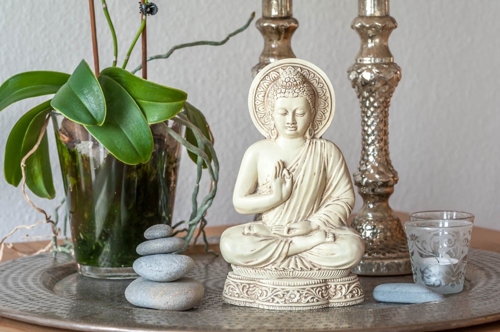 Buddha væg relief cremehvid 1