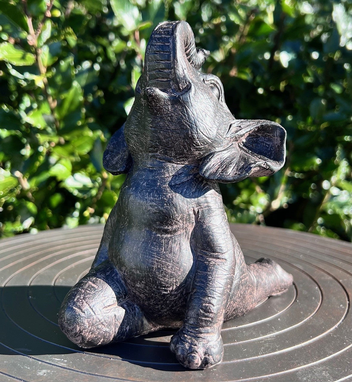 Elefant i yogastilling 1