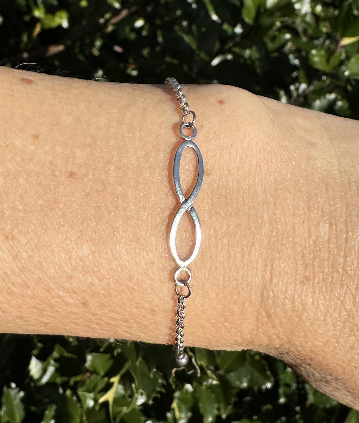 Armbånd med uendelighedstegn i sølv. 1