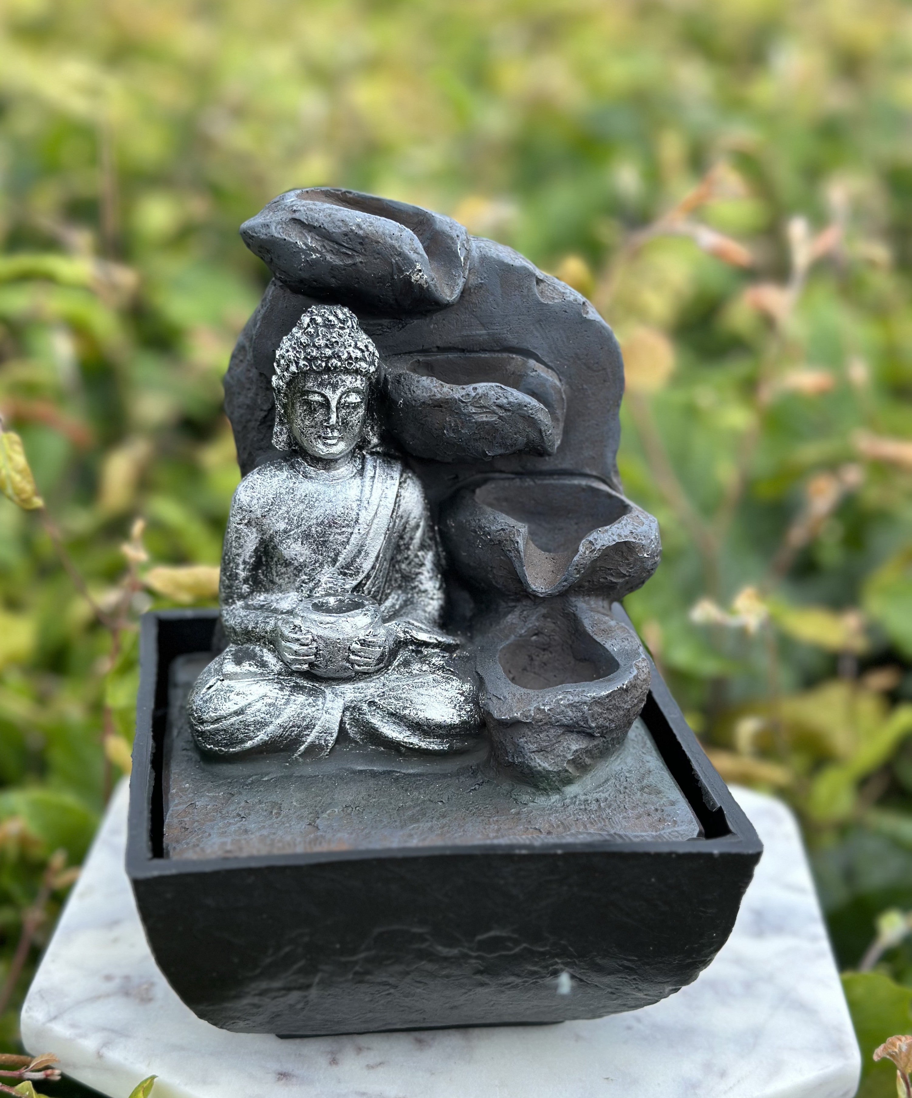 Fontæne m. Buddha i grå 2