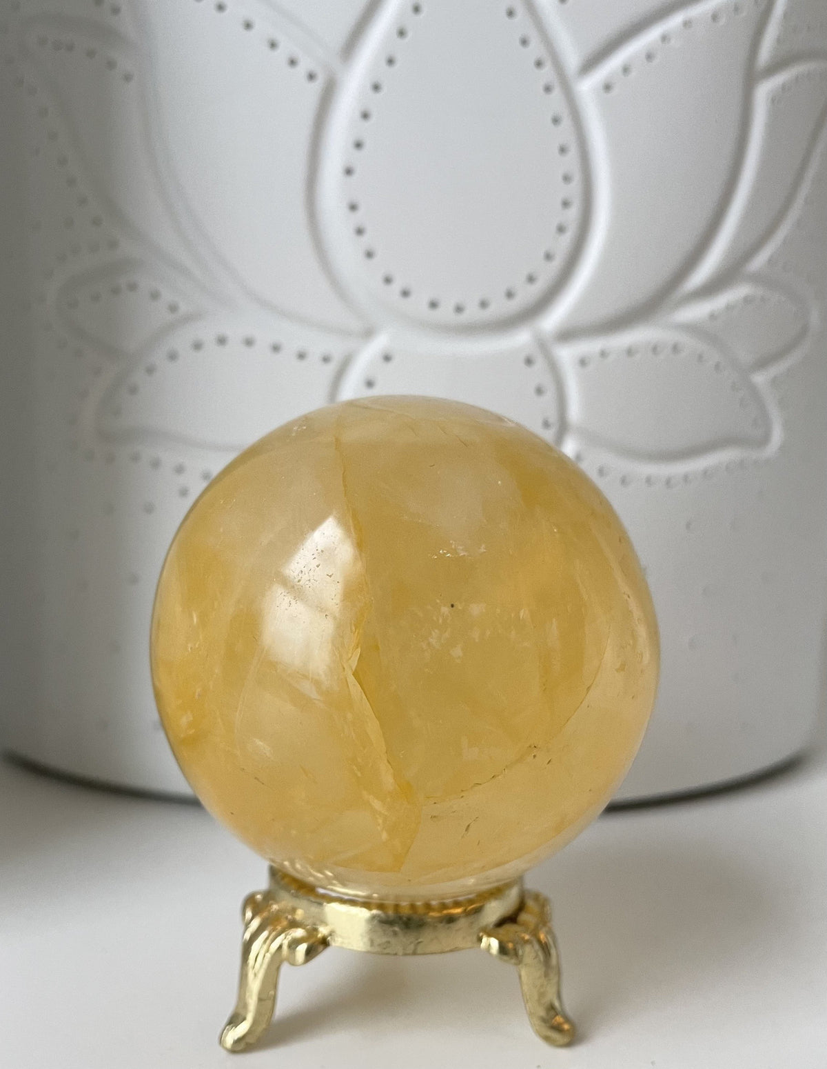 Golden healer - krystal kugle 6 - 7 cm 3