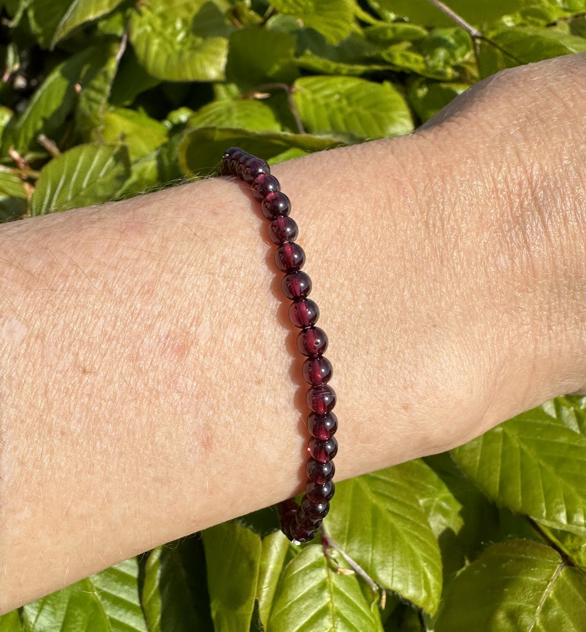 Granat armbånd 4 mm
