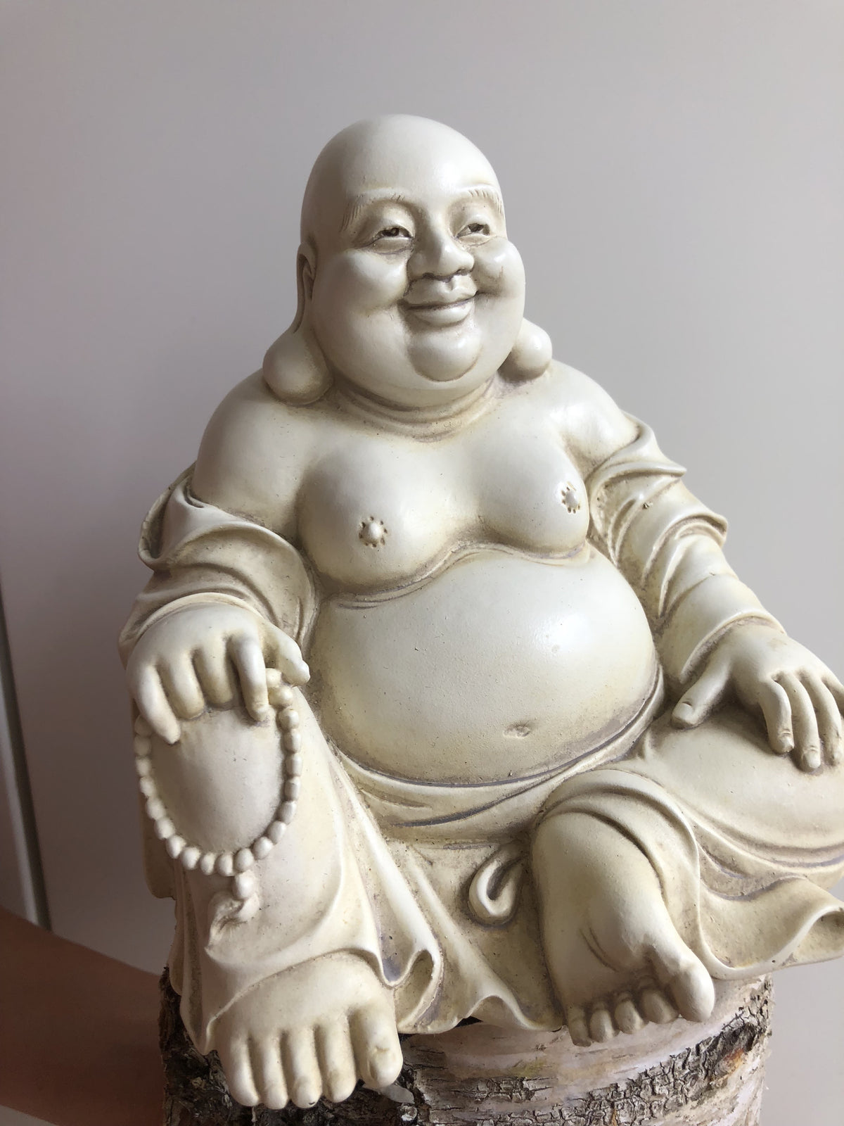 Happy Buddha i hvid 18 cm 2