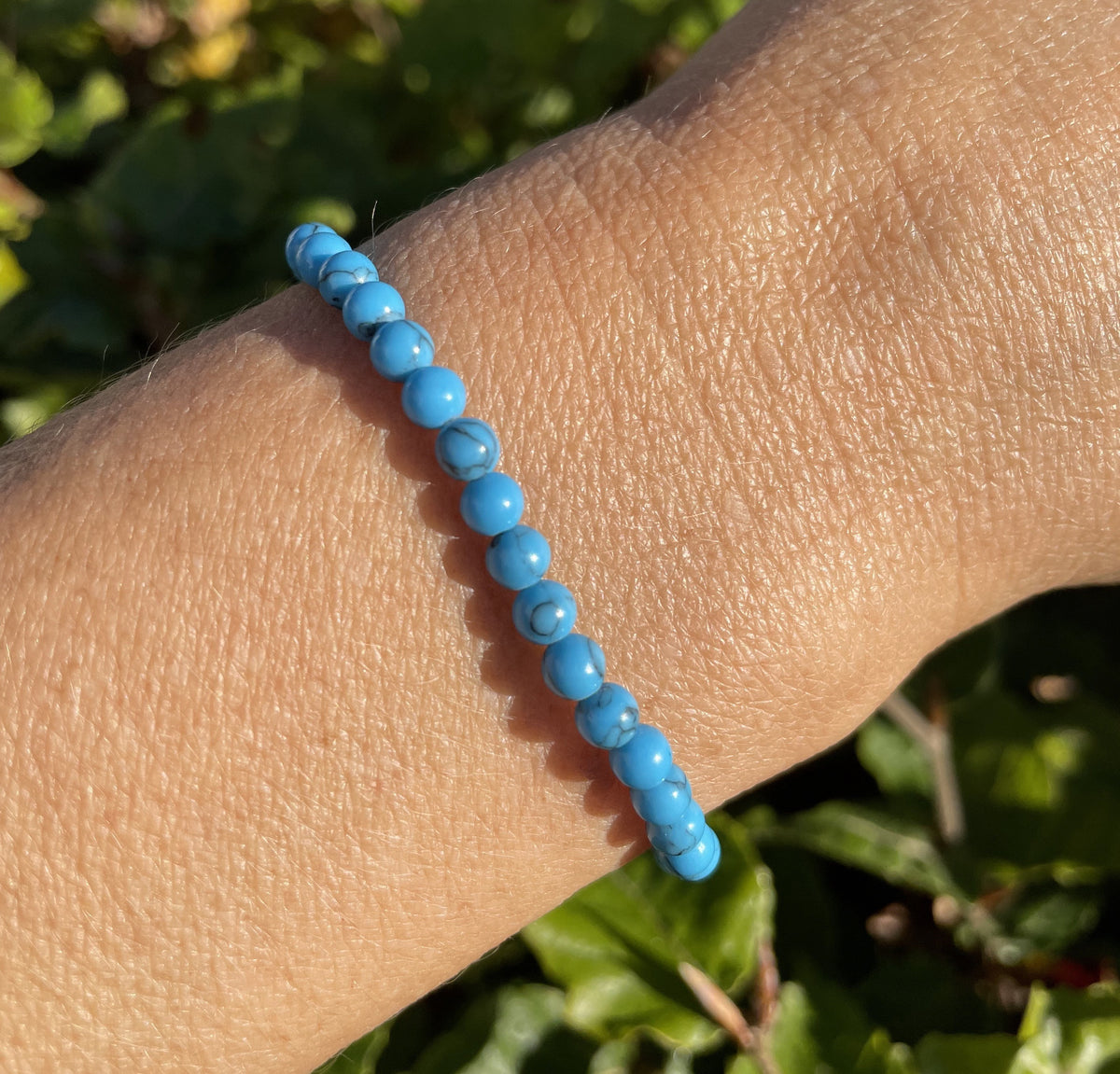 Howlit turkis armbånd 4 mm 1