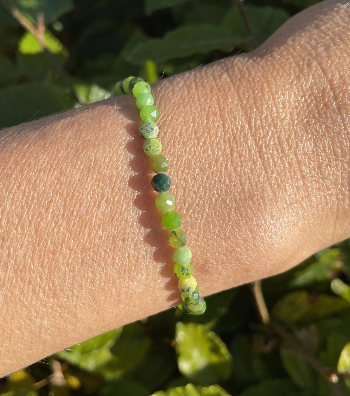 Jade facet slebet armbånd 4 mm 2