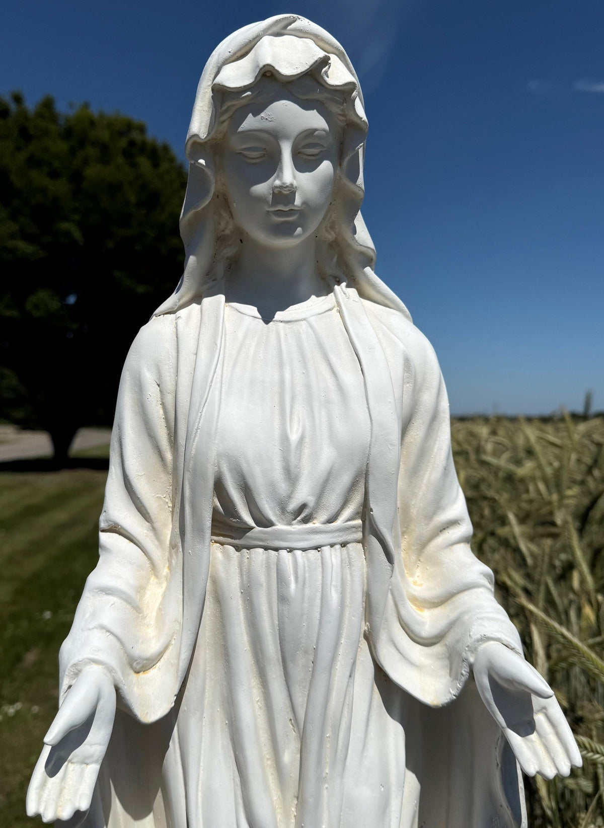 Jomfru Maria figur m. slange 2