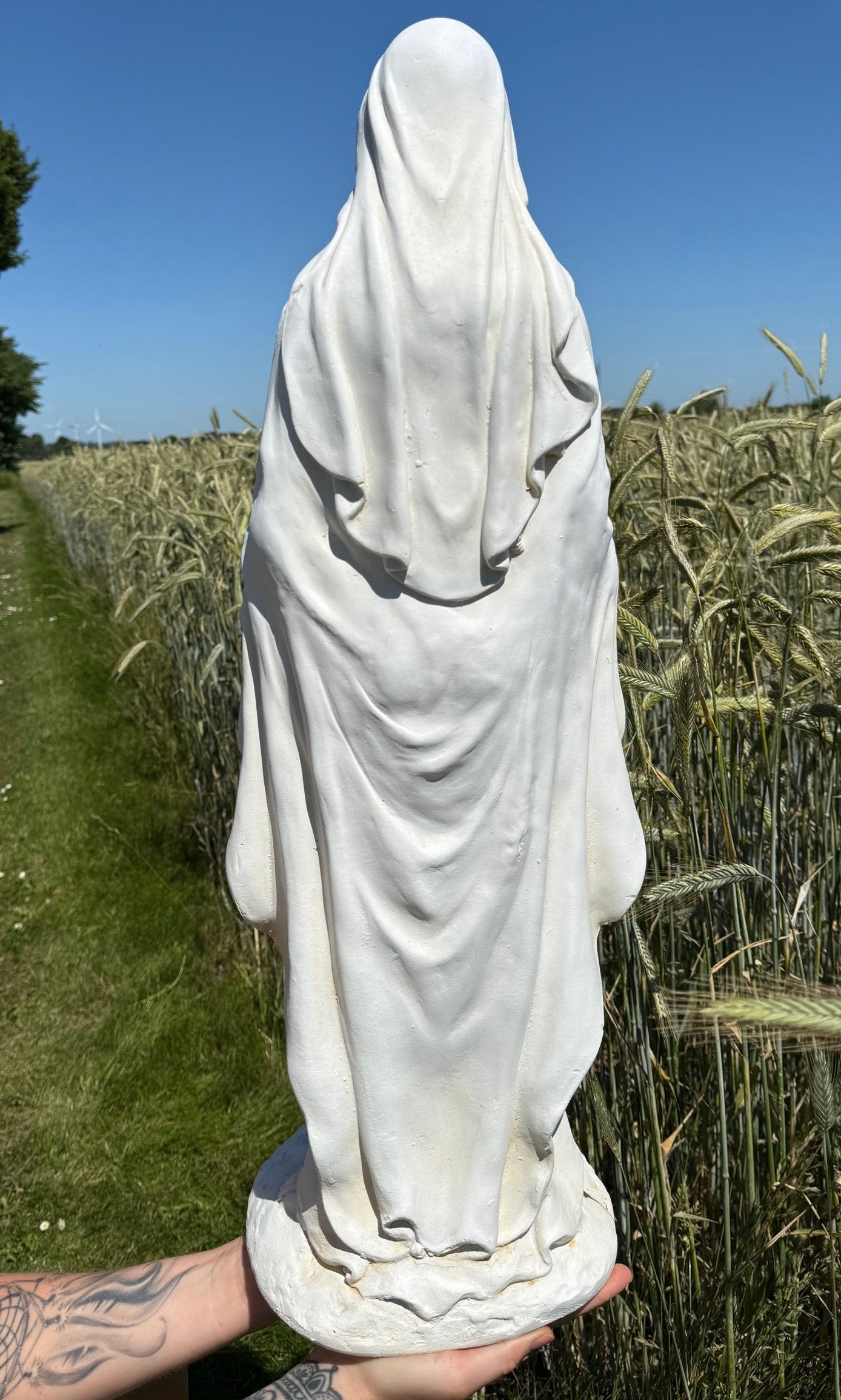 Jomfru Maria figur m. slange 7