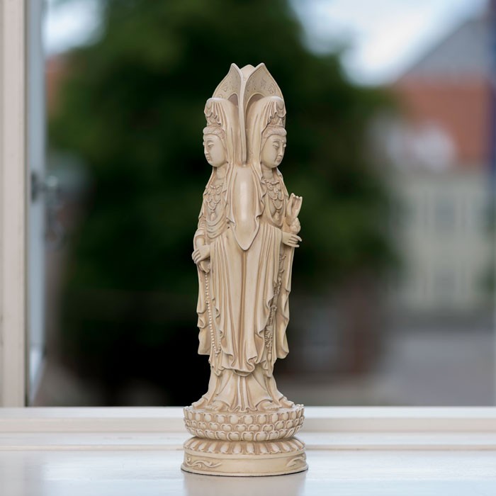 Kuan-Yin 3 sidet figur 1