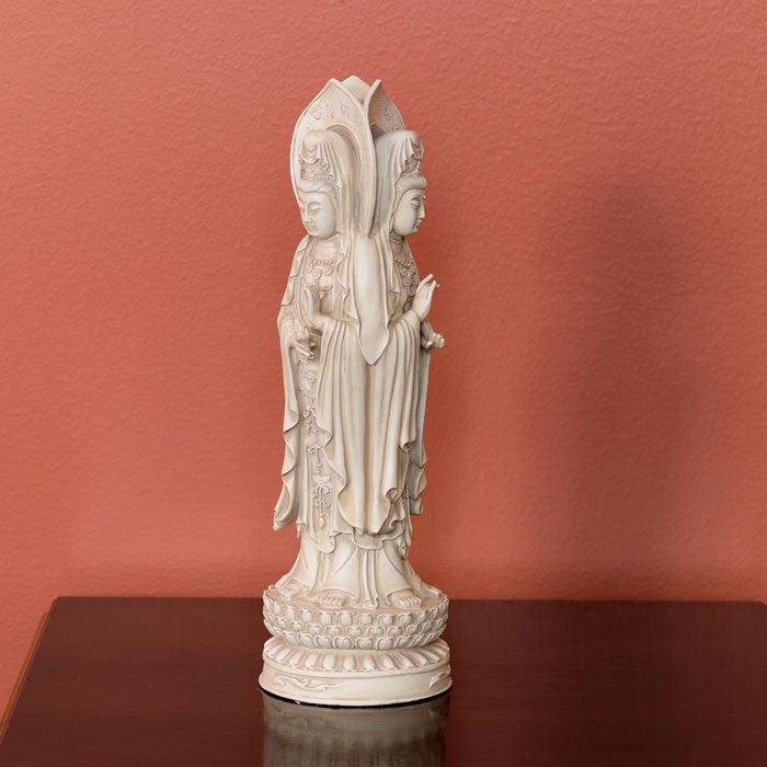 Kuan-Yin 3 sidet figur 4