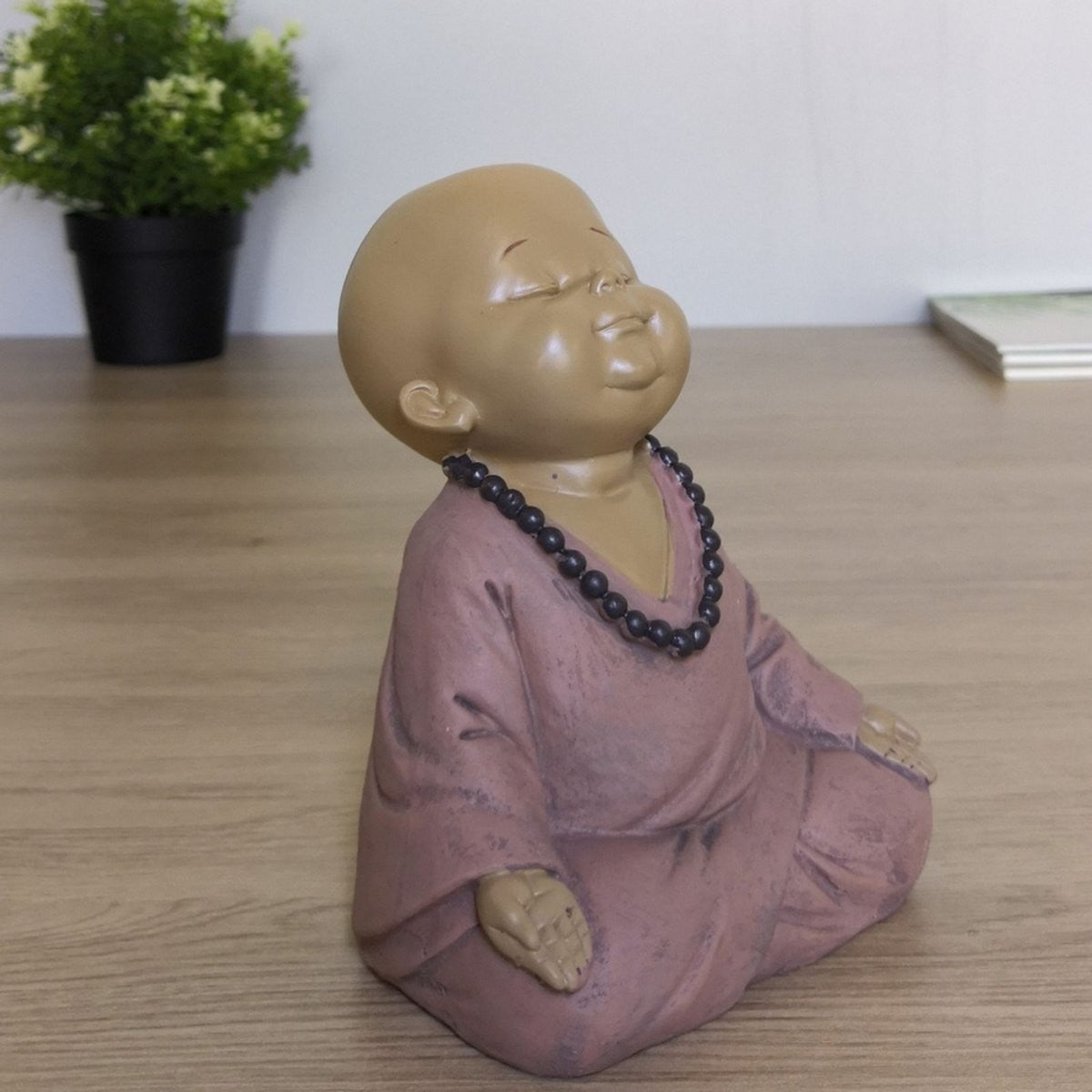 Munk mediterende lyserød 3