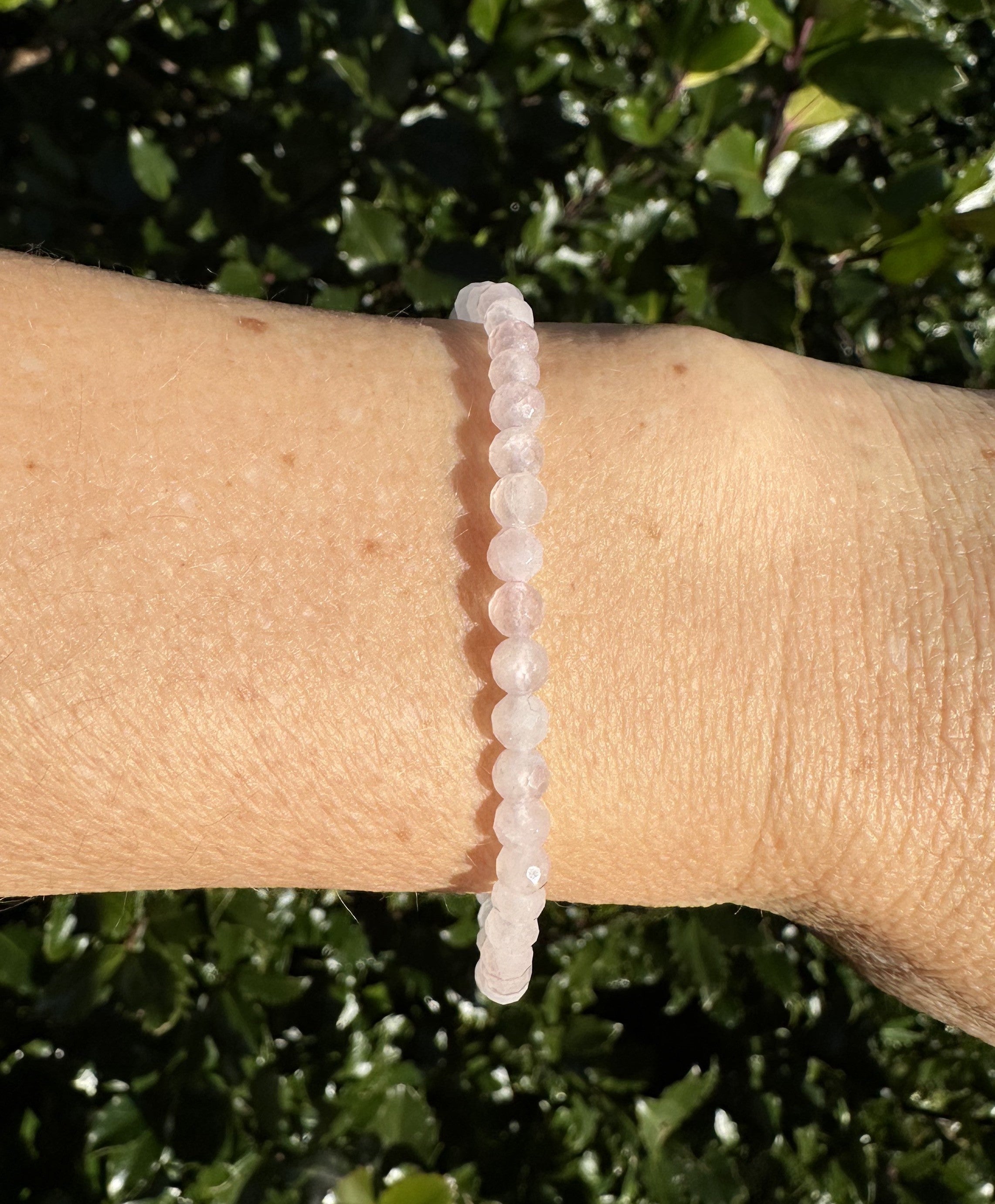 Rosakvarts armbånd facetslebet 4mm 2