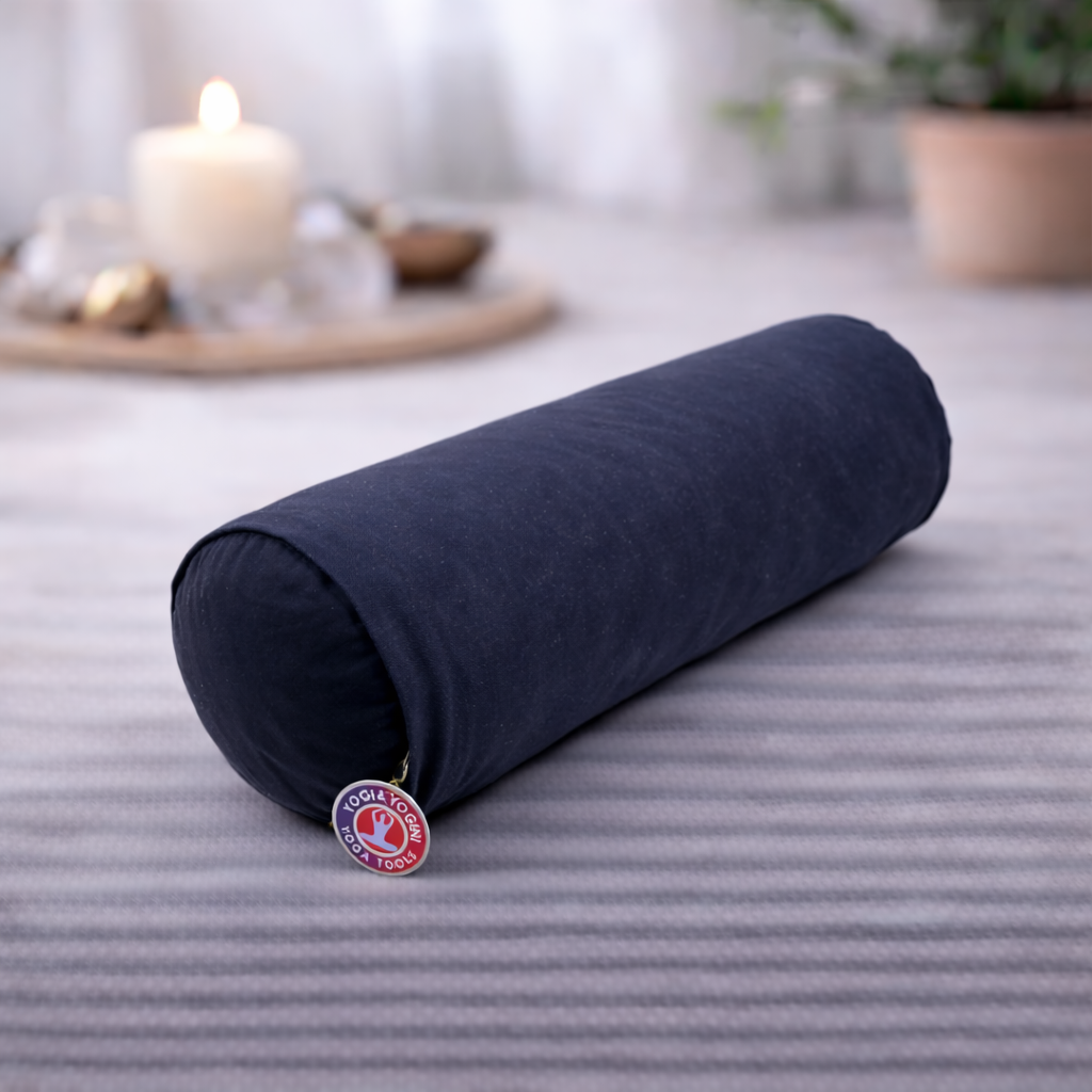 Rund Yoga pude i mørke blå 1