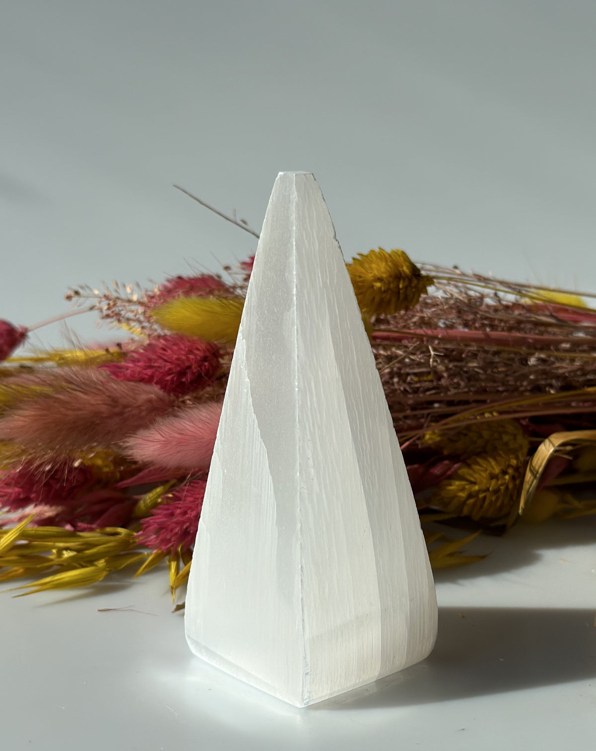 Selenit pyramide 10 cm 2