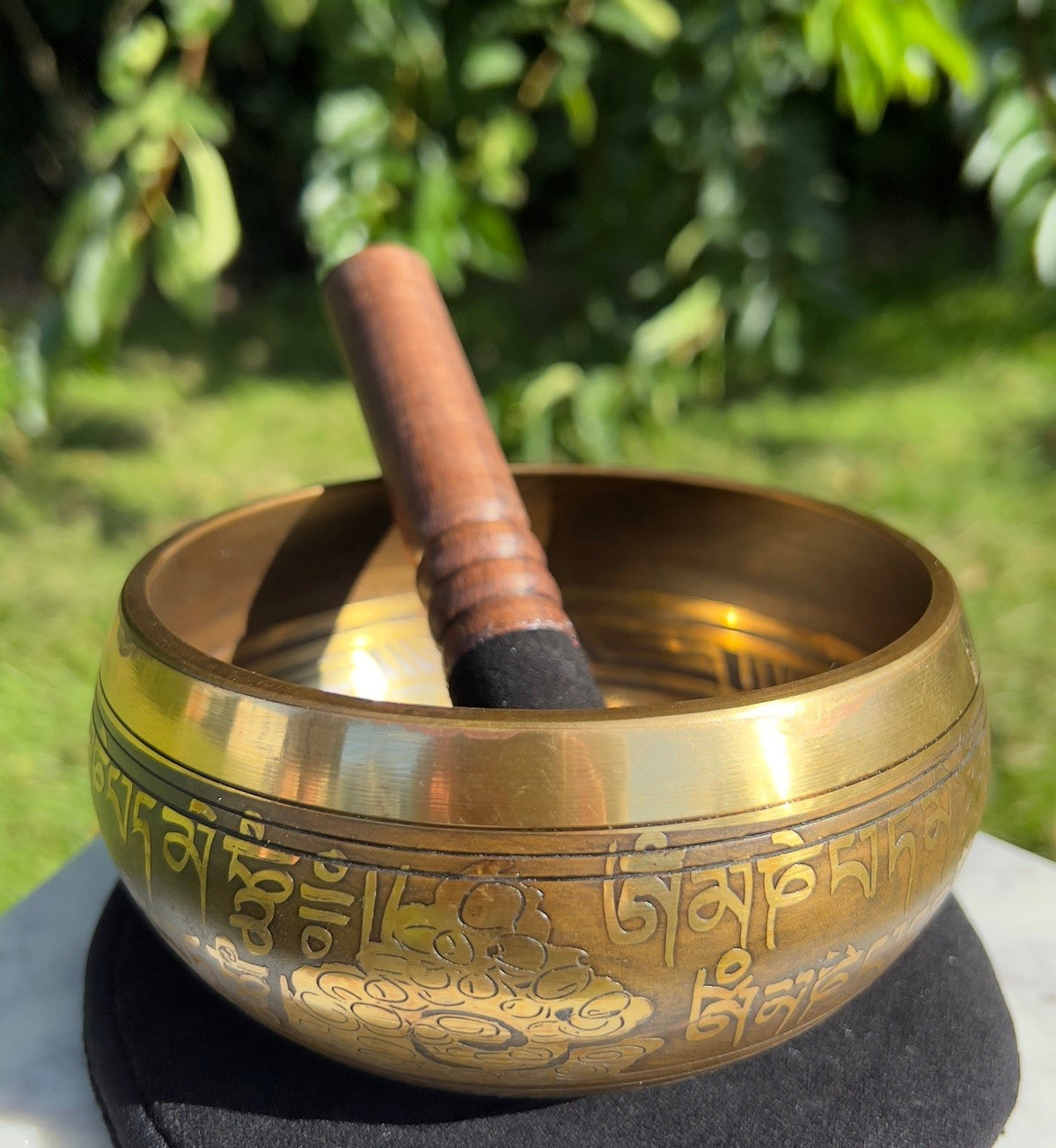 Tibetansk Syngeskål med flot mønster. 1