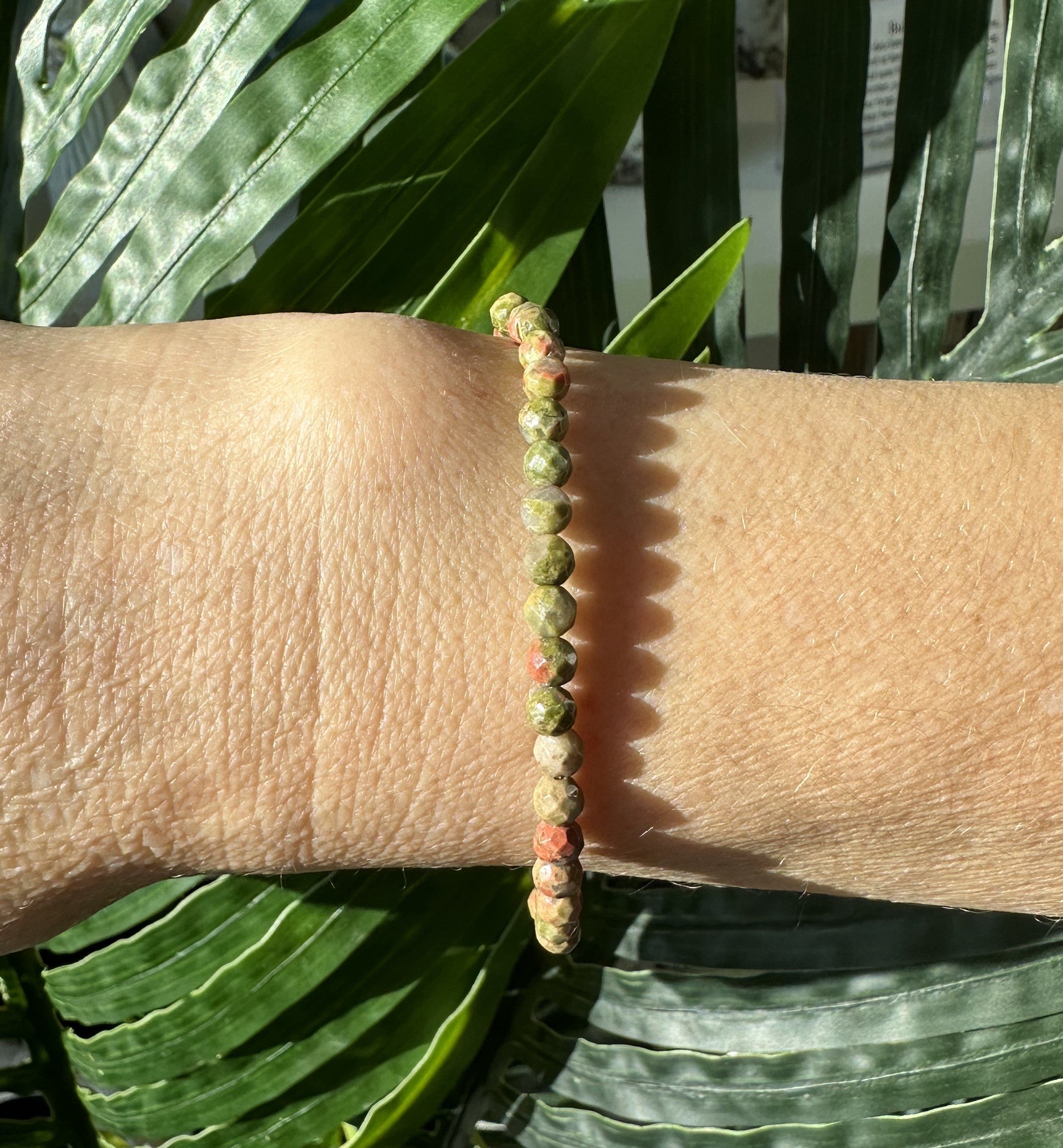 Unakit facetslebet armbånd 4 mm 2